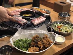 -江南猪肉商会无限续吃(弘大店)
