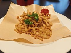 -阿瓦山寨·湘菜现炒·剁椒鱼头王(咸阳总店)