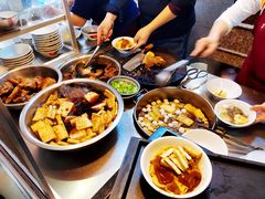-松树干拌面店