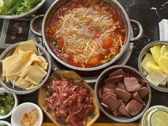 -黄利砖万峰林布依特色酸笋牛肉馆