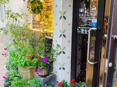 -Rabbit Cafe私房西餐甜点咖啡(栖霞路店)