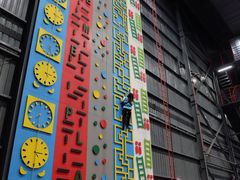 -极限PLAY运动娱乐新世界·团建派对潮玩休闲馆·室内蹦极高空游乐园