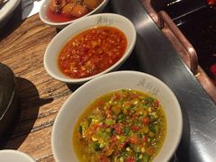 -老牌坊云南鱼豆花火锅(爱建店)