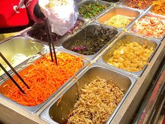 自助取餐区-三兄弟高炉烧饼