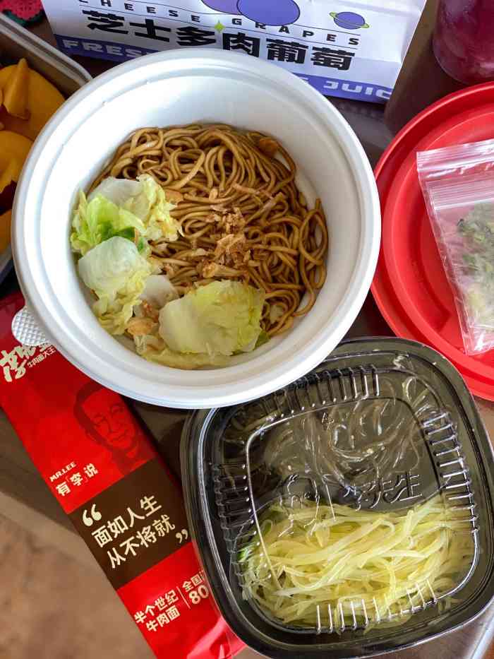 李先生牛肉面(体育南路店)-"感觉这家店主要是做外卖生意的,店里正常