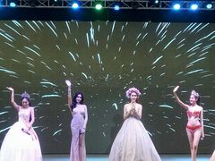 -金东尼人妖秀