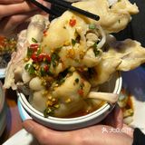 在解放碑！30年老店吃平价蹄花汤👅