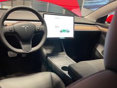 -TESLA 特斯拉(上海太古汇体验店)