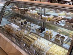 面包甜点陈列柜-老大昌(淮海中路店)