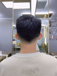 -即型男士理发工作室