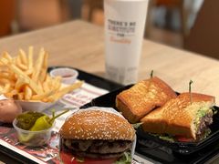 -The Habit Burger Grill 哈比特汉堡(复兴soho店)