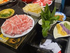 -宽板凳老灶火锅(台湾街店)