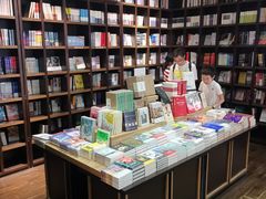 -钟书阁(松江泰晤士小镇店)