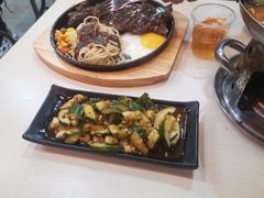 铁板沙朗牛排-张妈台式锅烧(深大店)