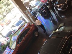 -青岛鸿发智越领克新能源中心