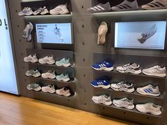 -adidas(滔搏朝阳大悦城店)