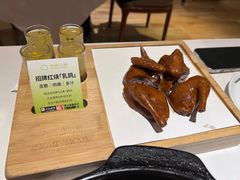 红烧乳鸽-汤城小厨•粤菜•靓汤(金宝街店)