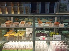 面包甜点陈列柜-喜茶(东莞雍华庭店)