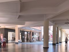 -王府井奥莱临潼小镇(临潼店)
