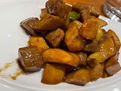 杏鲍菇彩椒牛肉粒-頂好酒家·经典粤菜(海信广场店)