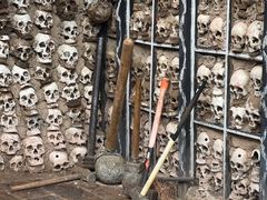 -比如骷髅墙景区