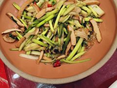 -侬佳蒸菜馆(听潮店)