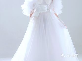 颂·唯一的明星艺术婚纱摄影，完成我的公主梦。