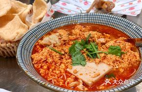 Tomato Crab Paste Pork Rolls with Lemon Rice Noodles