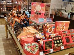 零售区-VENCHI 闻绮(北京国贸商城店)