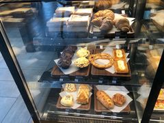 -星巴克臻选(莘庄仲盛店)