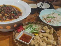 -老滇山寨•云南特色菜•地方菜•民族风情歌舞表演(金碧店)