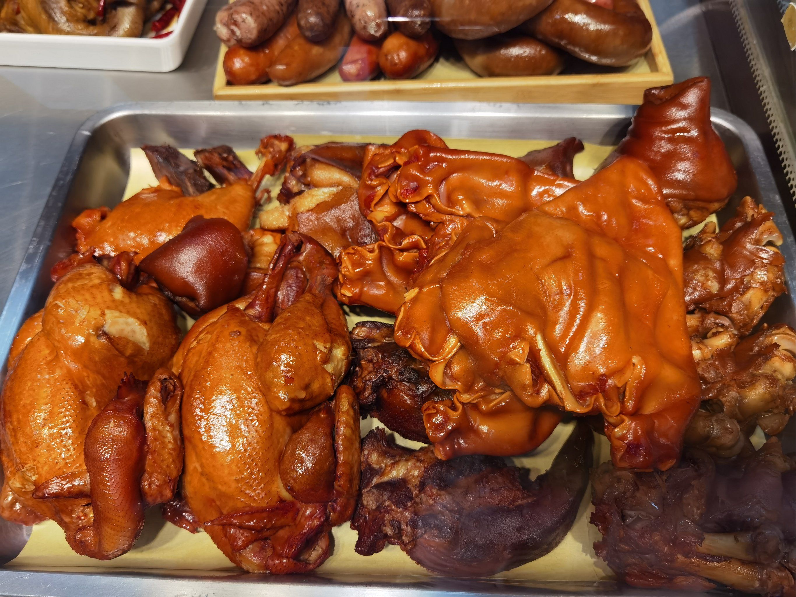 好吃的熟食在这儿