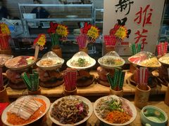 -帅巴人舅母子腊蹄民俗村