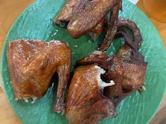 红烧乳鸽-煲煲掂风味煲仔饭餐厅(西区店)
