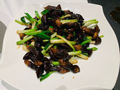 葱爆鸡枞菌-民国红公馆·秦淮八艳(夫子庙店)
