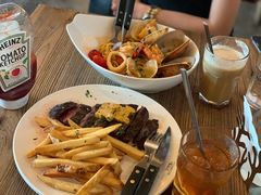 -Common Table · Brunch & Coffee