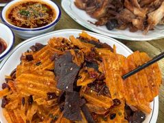 -丹水桥地锅鱼·翘嘴鲌·地方特色全鱼宴(丹江口大坝店)