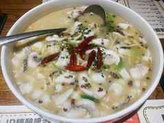 招牌酸菜鱼（必点）-爱啤精酿·民谣酒馆(滨江店)