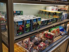 面包甜点陈列柜-玛尔哈巴·塔塔尔糕点(华侨小区店)