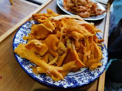 鸡油菌-宏宏无烟石板烧烤