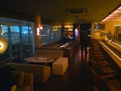 -SU lounge the lake view湖景酒廊