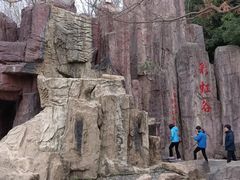 -雪山彩虹谷景区