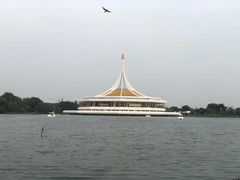 -皇家田广场(อนุสาวรีย์ทหารอาสา)