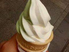 -麦当劳(新世纪环球中心店)