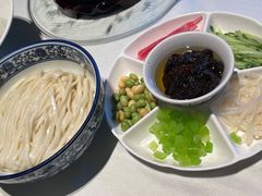 炸酱面-北平楼·烤鸭·北京菜(牡丹园店)