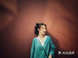 在杭州北山路get故宫同款红墙