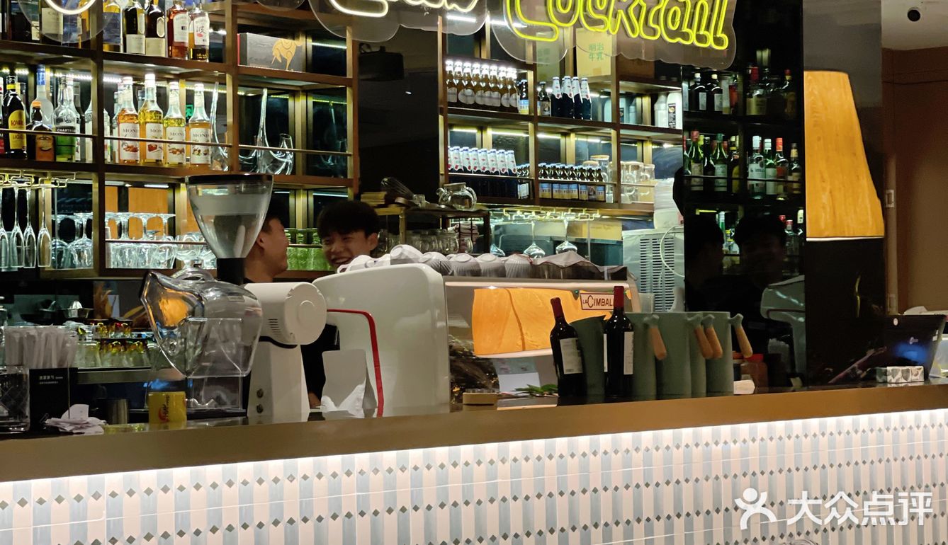 成都探店[礼花]适合情侣约会的西餐厅