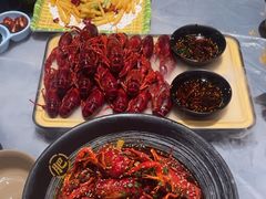 -肥肥虾庄·金牌油焖大虾(杨园滨江时代walk店)