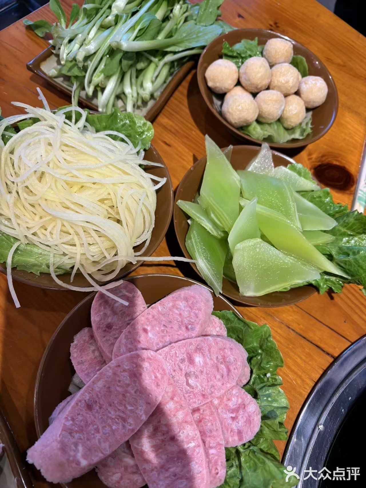 今天火锅吃撑了，超满足