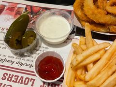 -The Habit Burger Grill 哈比特汉堡(复兴soho店)